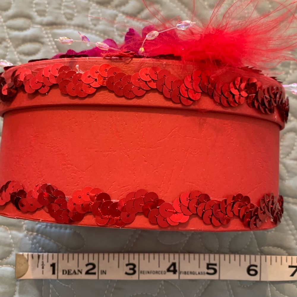 Little Red Oval Box - Picture 2 of 4